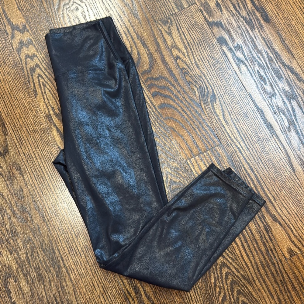 Carbon 38 liquid leggings